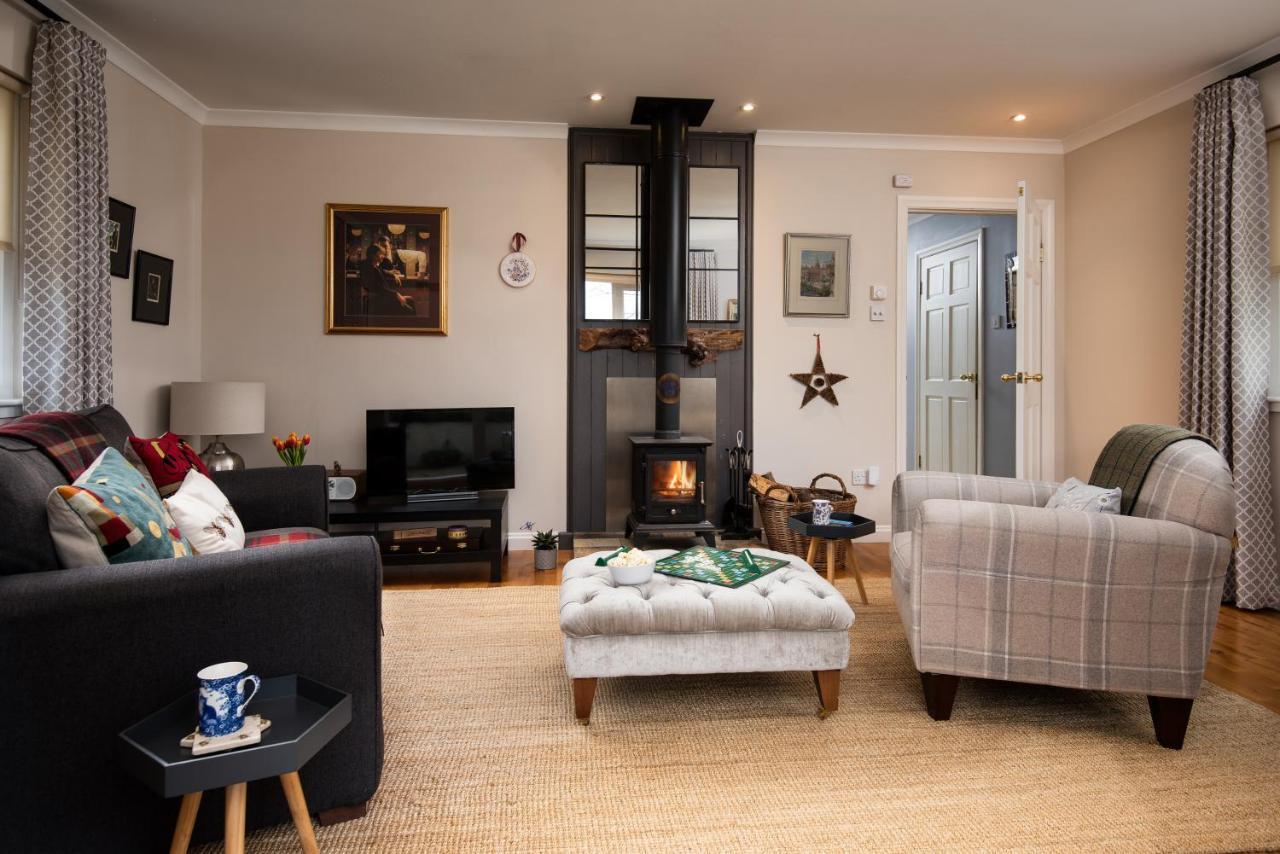 Bastle Retreats Farm Cottage Duns Exterior photo